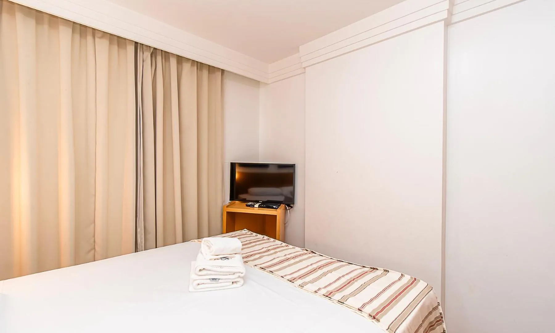 Apartamento Mercure Diaria Brasil 49570 Brasília